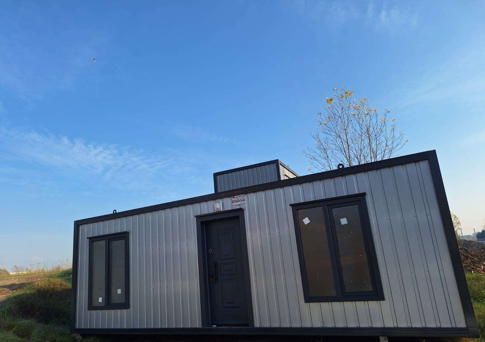 3X8 BİRLEŞİM 48 M² İÇİ BETOPAN- DIŞI METALİK GRİ SAC KONTEYNER