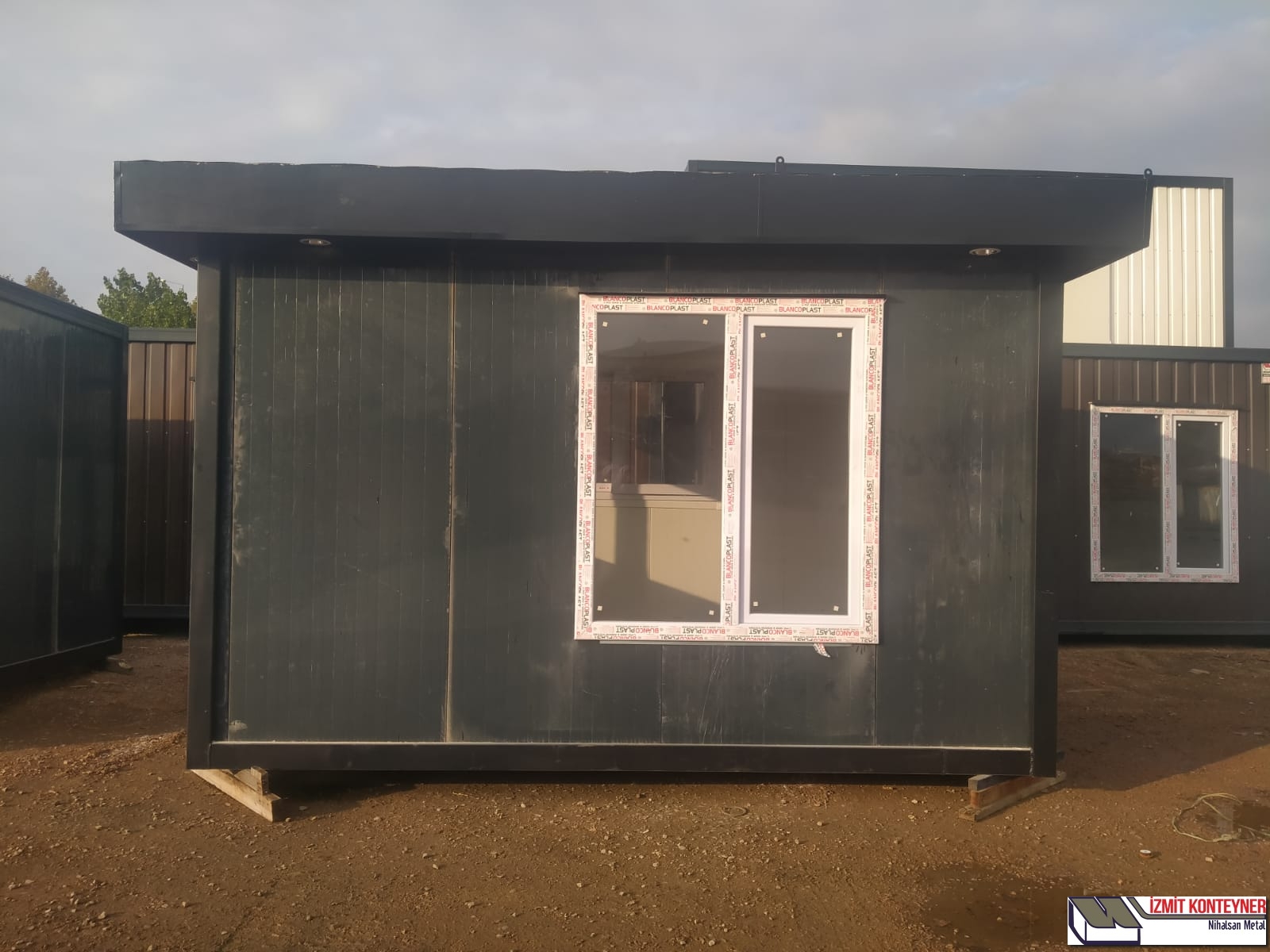 12 M² ANTRASİT PANEL FUGALI OFİS KONTEYNER