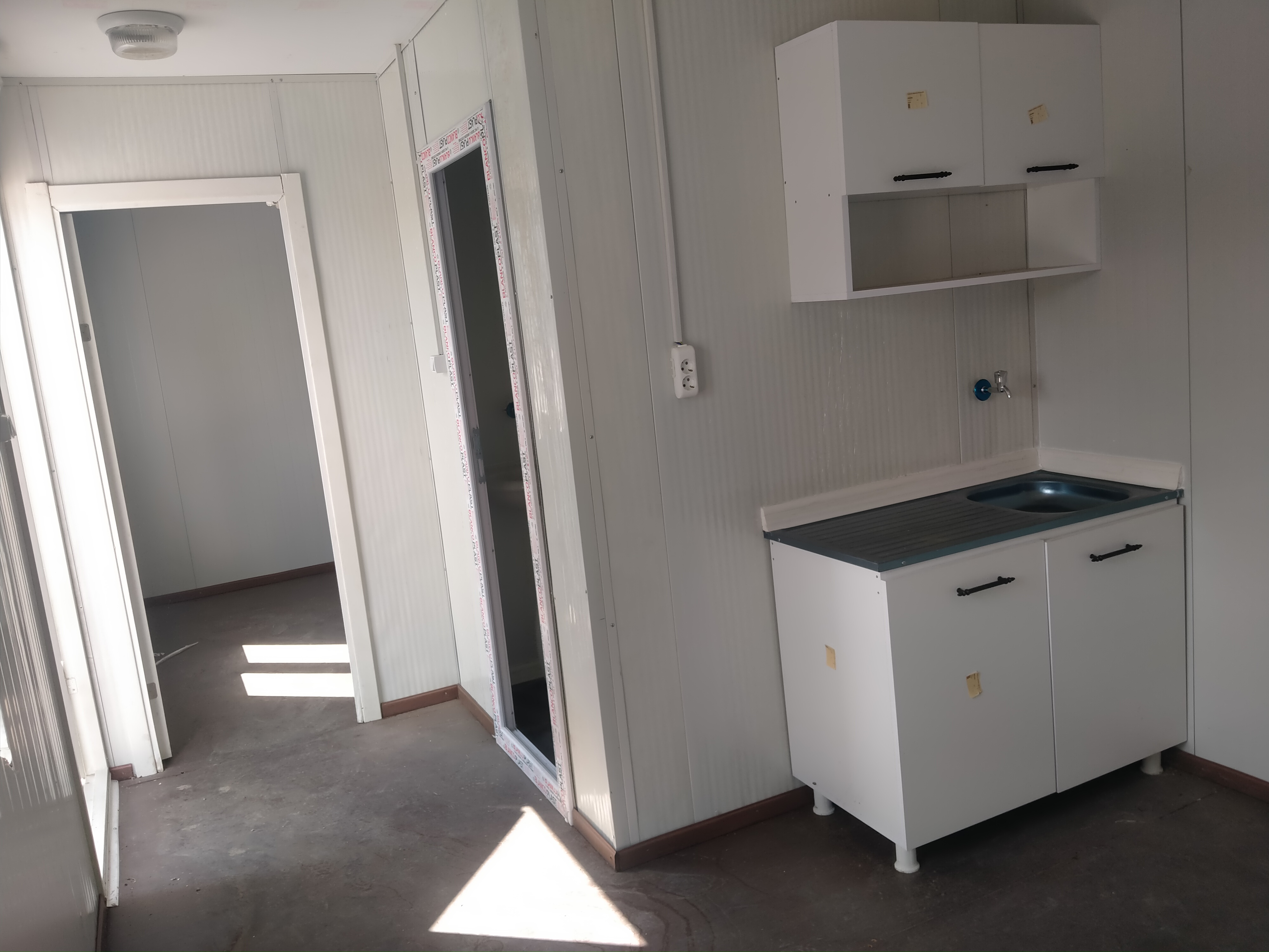 21 M² BEYAZ SANDWİCH PANEL KONTEYNER-FULL