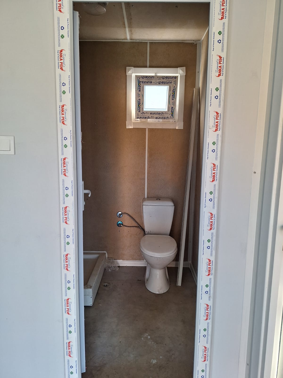 3X8 BİRLEŞİM 48 M² İÇİ BETOPAN- DIŞI METALİK GRİ SAC KONTEYNER