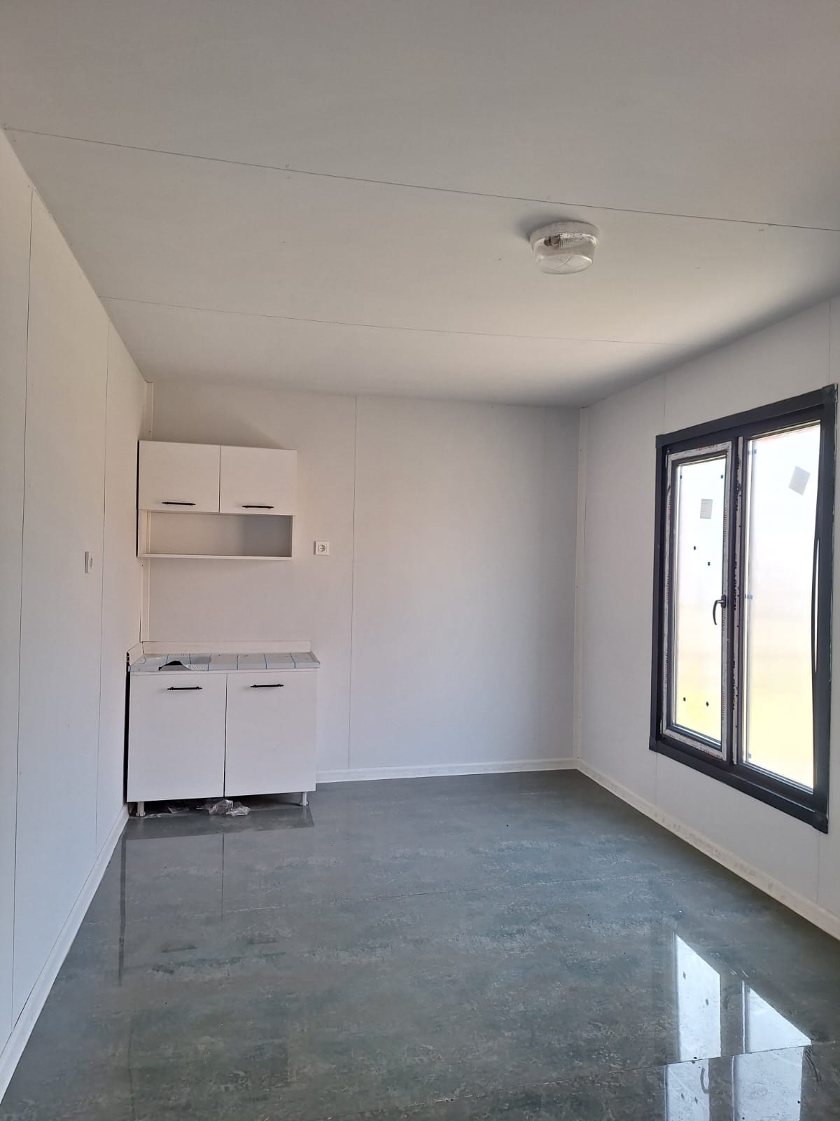 3X8 BİRLEŞİM 48 M² İÇİ BETOPAN- DIŞI METALİK GRİ SAC KONTEYNER